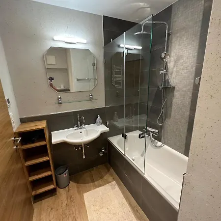 דירה 1 Gartenwohnung *