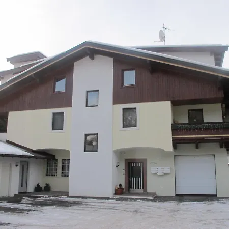 1 Gartenwohnung Daire