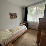 Lägenhet 1 Gartenwohnung *